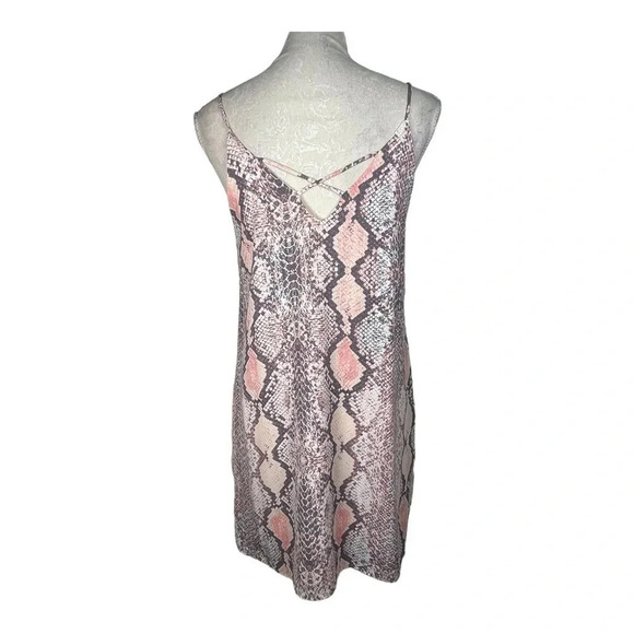 Peach Love 💗 Snakeskin print loose fit mini dress - Picture 3 of 5